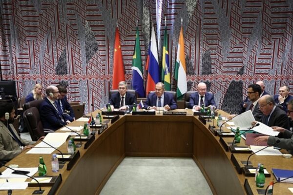 Reunión BRICS al margen de Asamblea General ONU: apoyaron reformar ONU y Consejo Seguridad.