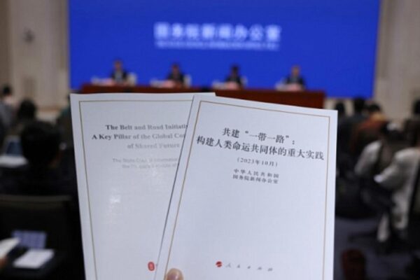 China publica un documento sobre cooperación en la “La Franja y la Ruta”.