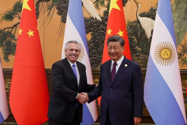 China ayuda a Argentina a “terminar el año tranquilos”.