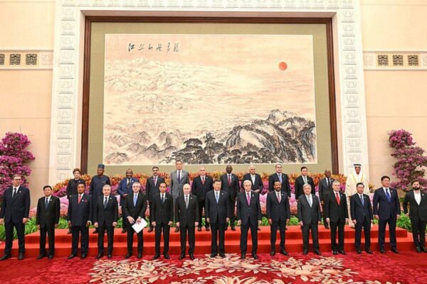 Putin y Xi Jinping hablan en inauguración de Foro de la Franja y la Ruta.