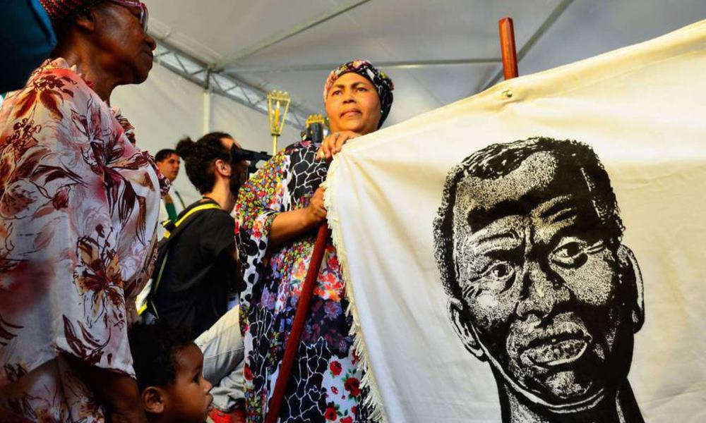 Brasil: Ley prohíbe a condenados por racismo asumir cargos públicos en Bahía.