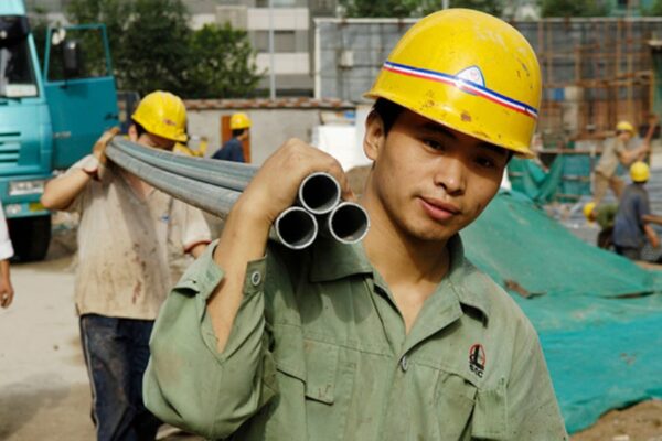 Sector laboral de China experimenta expansión constante en 2023.