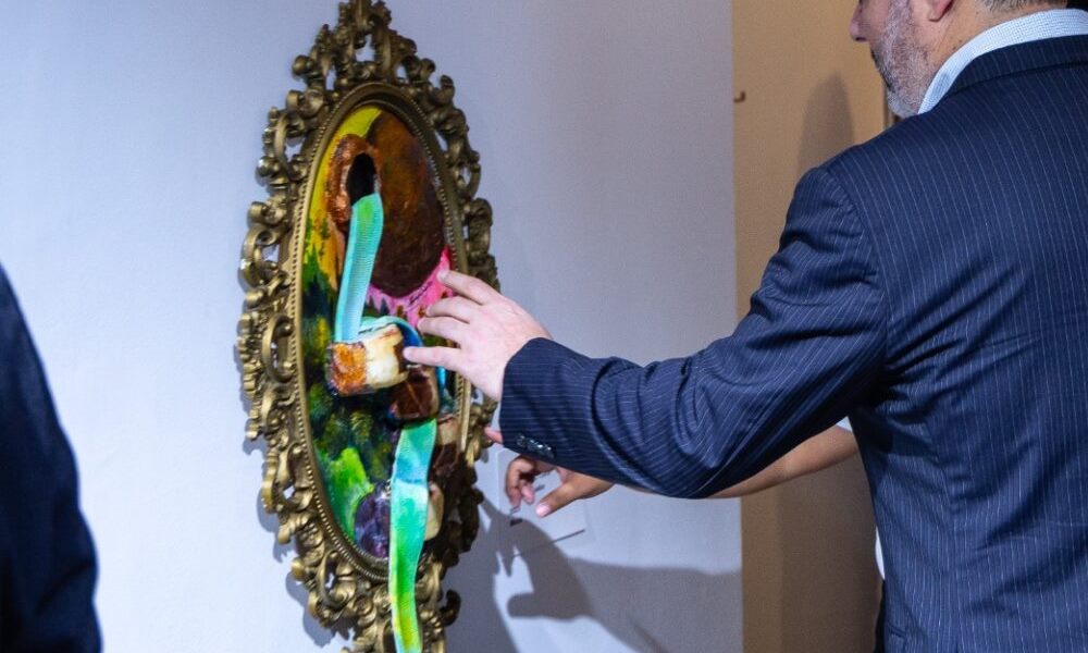 Arte inclusivo en Panama con la exposición “Prohibido NO tocar”.