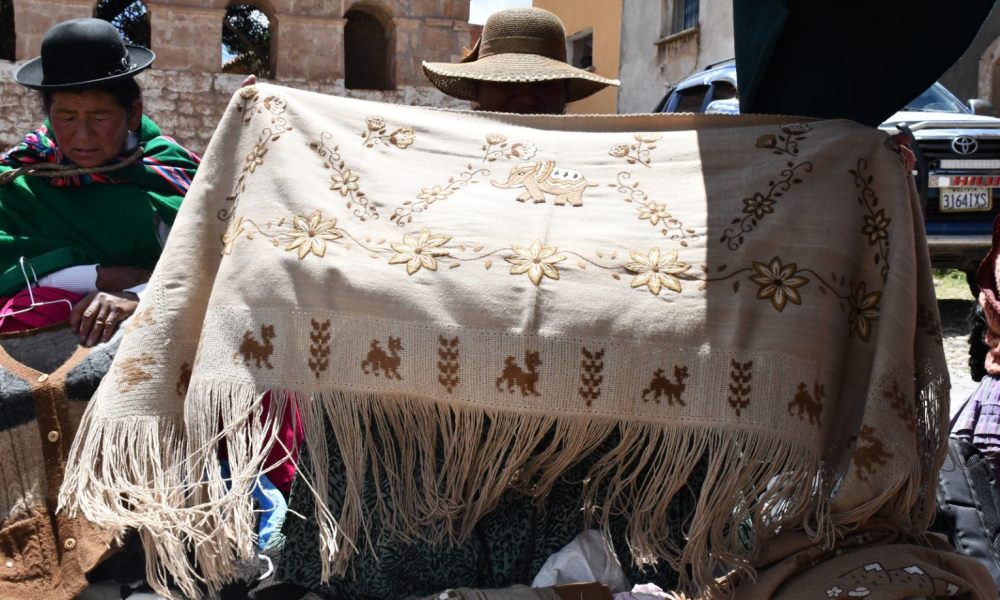 Bolivia presenta apoyo a la iniciativas económicas comunitarias de Tayka Marka Achiri.