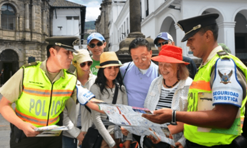 Ecuador capacita a su seguridad en turismo.