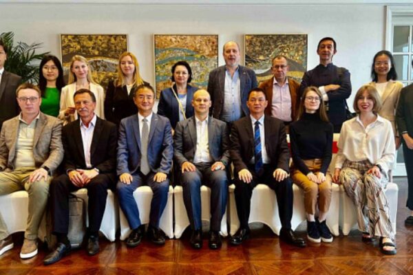 Representantes de los principales medios de comunicación rusos mantuvieron conversaciones con funcionarios de provincias chinas