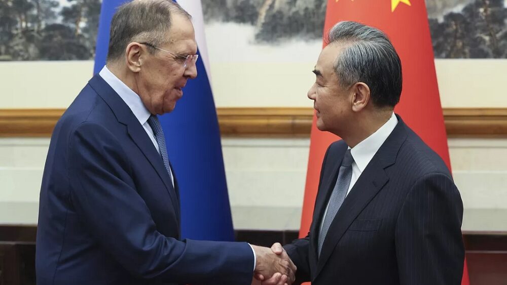 Lavrov y Wang destacan la importancia de coordinar la políticas exteriores de sus países.
