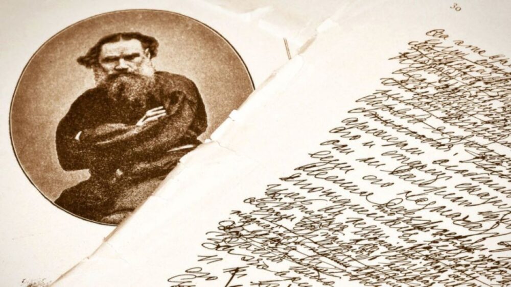 India celebra anualmente eventos en honor del escritor ruso León Tolstoi