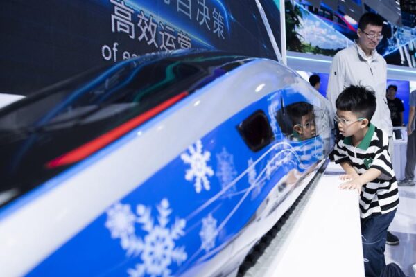 China | 
                    () Número de empresas manufactureras de China supera seis millones