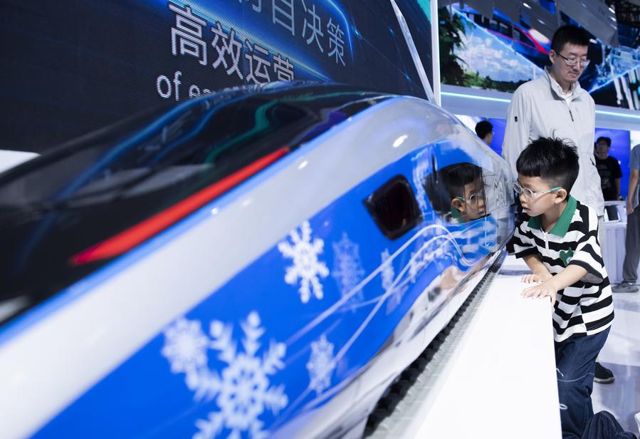 China | 
                    () Número de empresas manufactureras de China supera seis millones