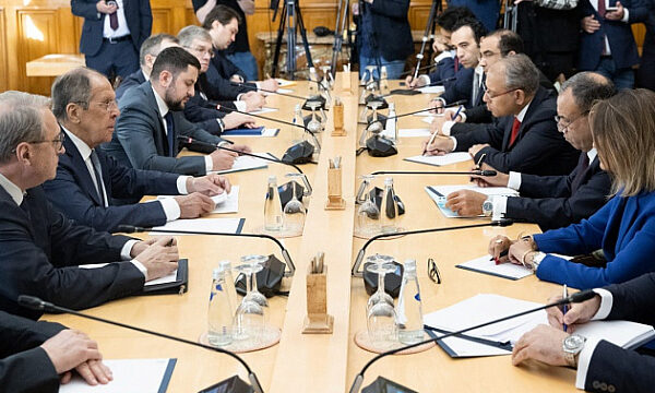 Ministros de Relaciones Exteriores de Rusia y Egipto discuten la preparactivos para la cumbre de los BRICS
