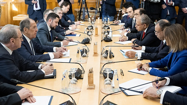 Ministros de Relaciones Exteriores de Rusia y Egipto discuten la preparactivos para la cumbre de los BRICS
