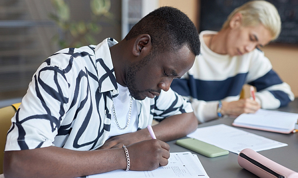 Cerca de 100 estudiantes de Sudáfrica recibirán formación en universidades de China