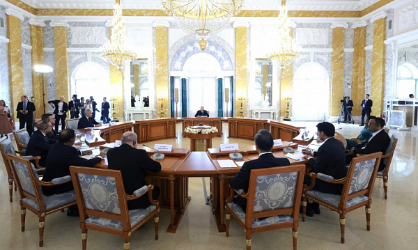 Putin dice que 34 países quieren unirse al trabajo de los BRICS