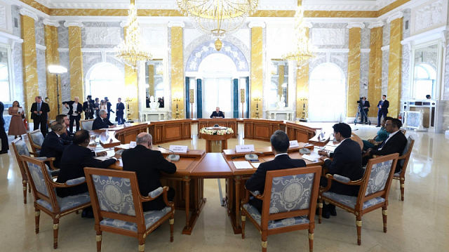 Putin dice que 34 países quieren unirse al trabajo de los BRICS