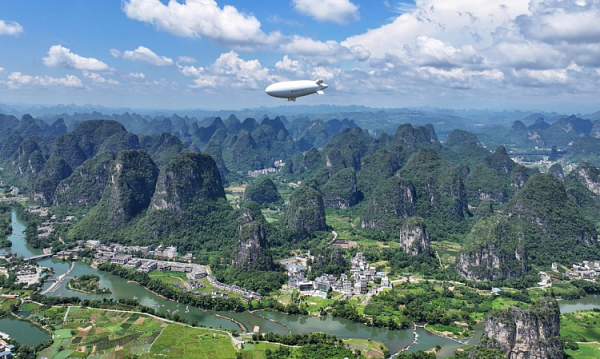 En China se presentó el primer dirigible tripulado del país