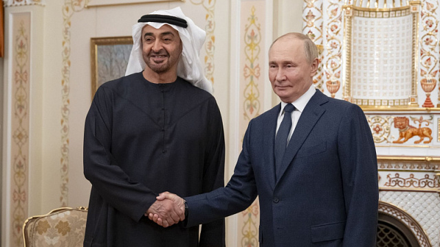 Vladímir Putin y Mohamed bin Zayed Al Nahyan constataron una dinámica positiva en el desarrollo de las relaciones bilaterales