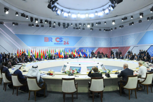 Los líderes de los BRICS aprueban la declaración final de la XVI Cumbre de los BRICS. (PDF en español disponible)