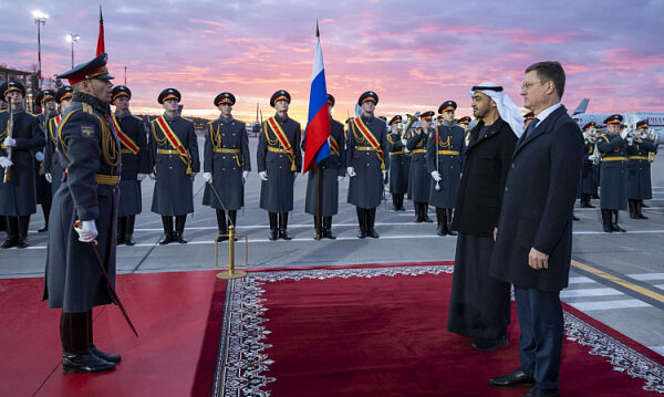 Presidente de los Emiratos Árabes Unidos, Mohamed bin Zayed Al Nahyan, ha llegado a Rusia en visita oficial