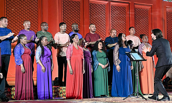 El Coro de la Ópera de Sudáfrica se presenta en China El Coro de la Ópera de Sudáfrica se presenta en China