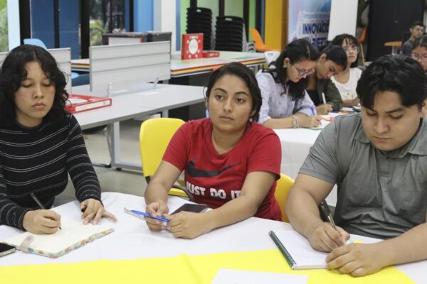 Nicaragua | Participantes de la tercera Temporada de Innovación Abierta de la UNAN-Managua consolidan habilidades