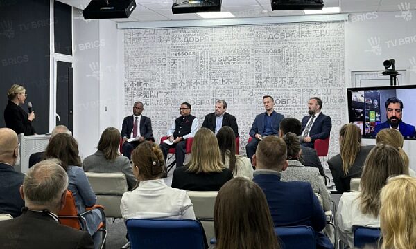 María Zajárova, portavoz del Ministerio de Asuntos Exteriores de Rusia: la creación del centro mediático es un paso adelante en el desarrollo de la cooperación humanitaria entre los países BRICS+