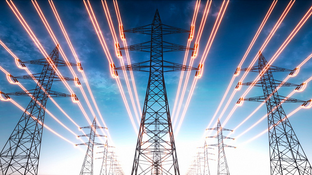Egipto y Arabia Saudita fortalecen lazos energéticos con interconexión eléctrica