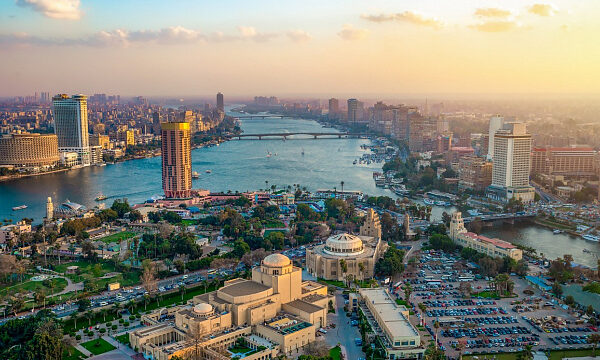 Egipto y el Banco Africano de Desarrollo evalúan su estrategia de cooperación al desarrollo Egipto y el Banco Africano de Desarrollo evalúan su estrategia de cooperación al desarrollo