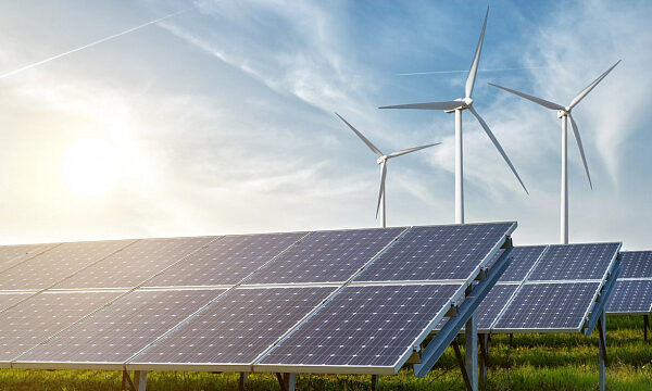 El primer ministro de Egipto expuso los avances del país en energías renovables