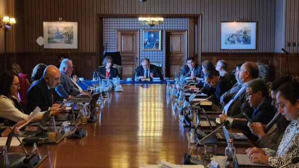 Chile | Presupuesto 2025: #UesPúblicas critican disminución de recursos para Educación, Ciencia e Innovación