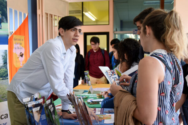 Costa Rica | Más de la mitad de la población estudiantil tiene apoyo de becas en la UCR