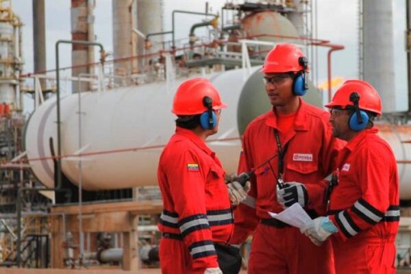 Venezuela | Fuerza laboral de Pdvsa se mantiene desplegada para mitigar perjuicios contra la industria