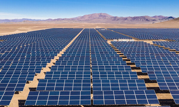 Egipto y EAU firman acuerdos para impulsar energías renovables e industria sostenible