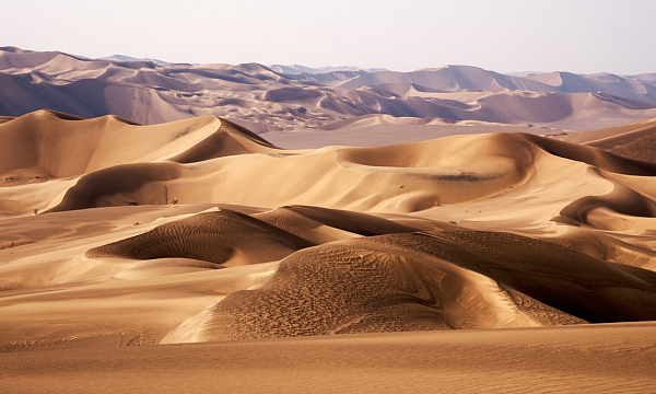Irán amplía la infraestructura turística en el desierto de Lut