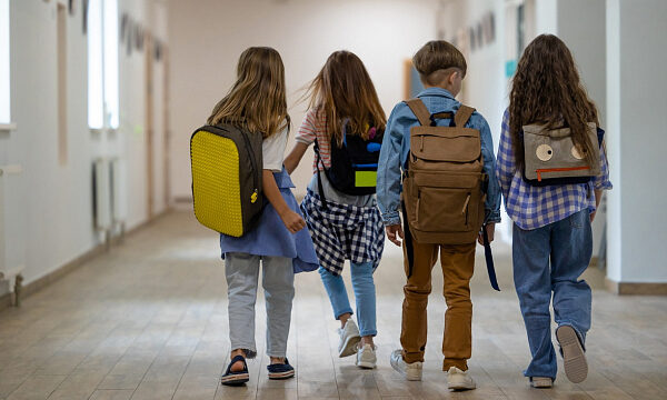 Arabia Saudita abre escuela tecnológica para niños talentosos