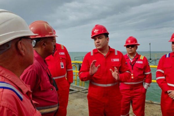 Venezuela | Presidente de PDVSA inspeccionó planta de fraccionamiento en Anzoátegui