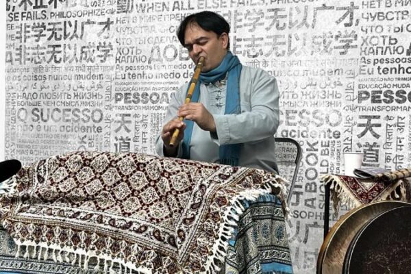 Velada de poesía persa destacó el patrimonio literario y musical de Irán en el Centro de Medios BRICS+