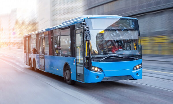 Estado de la India introduce 1.300 nuevos autobuses como regalo de Año Nuevo para los residentes del país