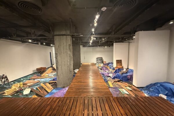 Argentina | Una retrospectiva como una puesta en escena | Instalación de Mariana López en la Fundación Klemm
