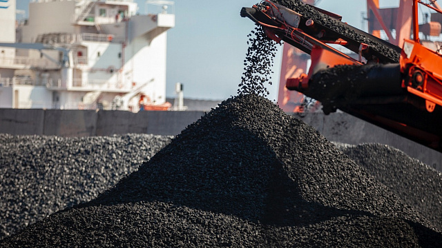 Indonesia bate su récord de producción de carbón en 2024