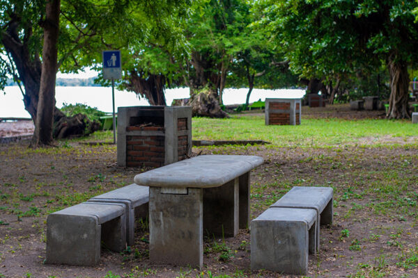 Nicaragua | Intur construye asadores y espacios picnic en Centro Turístico Granada