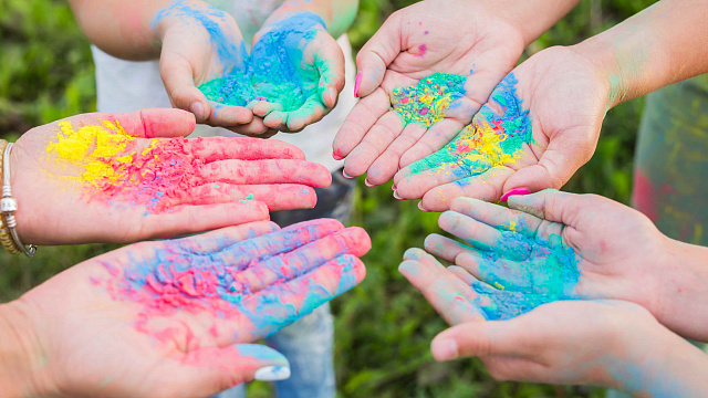 India da bienvenida a la primavera con Festival de los Colores