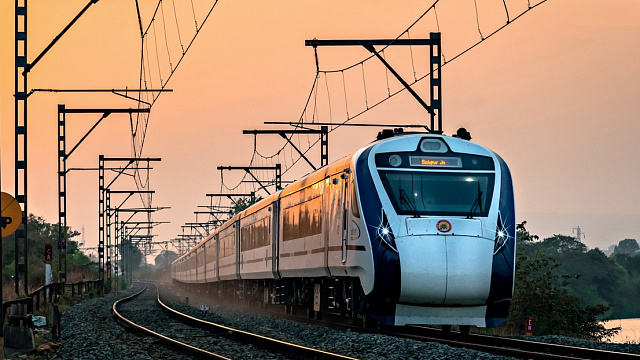 Parlamento de India aprueba proyecto sobre modernización de ferrocarriles