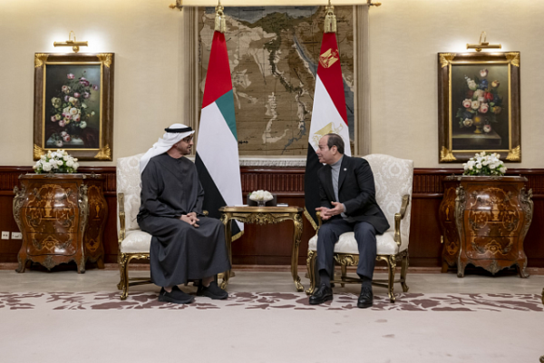 Presidentes de Emiratos Árabes Unidos y Egipto mantienen conversaciones en El Cairo