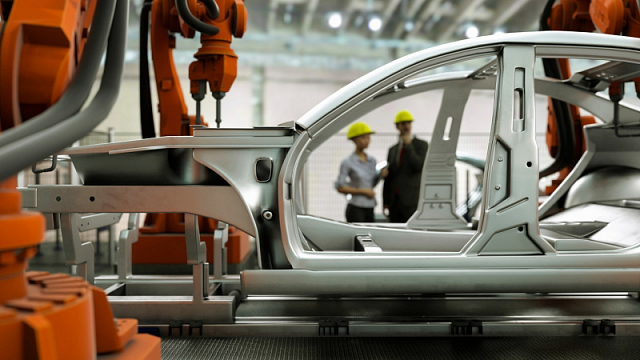 Primer ministro de India destaca avances en industria automotriz y electrónica