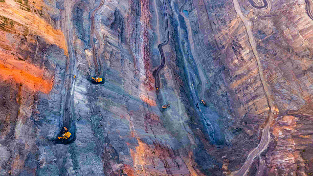 Bolivia e Irán fortalecen cooperación en el sector minero tecnológico