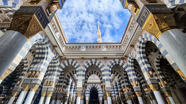 Arabia Saudita registra un superávit histórico en turismo en 2024