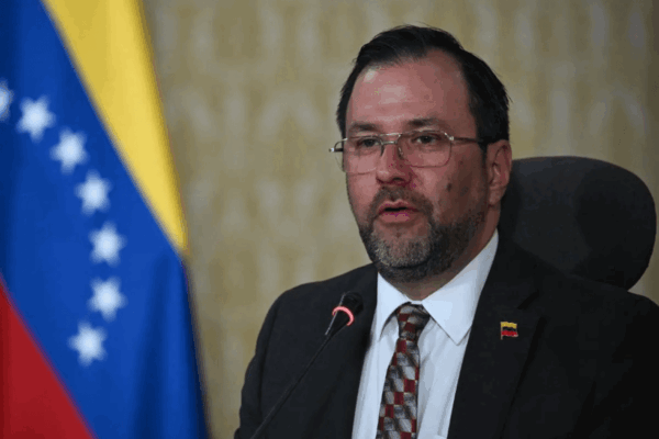 Venezuela | Petrocaribe “le arde al imperio y sigue adelante” aseguró el canciller Yván Gil