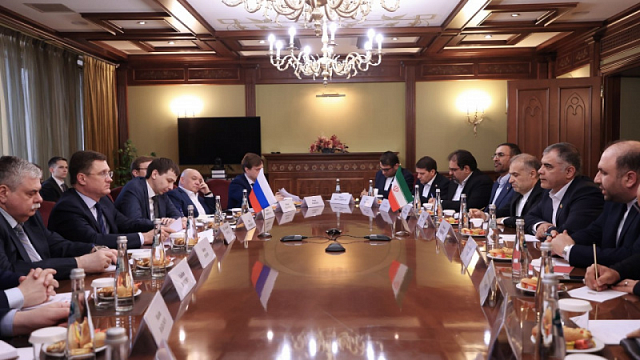 Vice primer ministro de Rusia, Alexánder Novak: Rusia está dispuesta a facilitar la expansión de los lazos entre la UEE e Irán