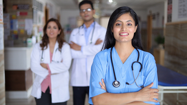 Sector de la salud de la India registra un aumento anual del 62% en contrataciones